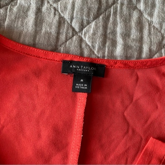 Ann Taylor Coral Blouse size medium - Picture 4 of 7